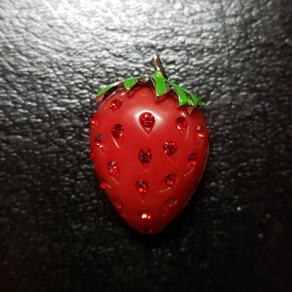Vintage Best Strawberry Brooch - Picture 1 of 5